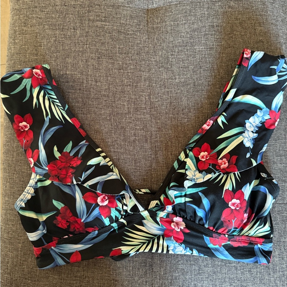 Tommy Bahama bikini top or top, size M.